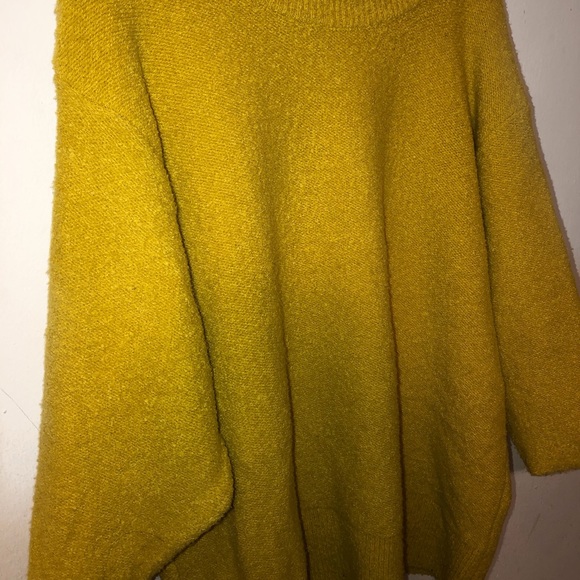 Oversized Mustard Sweater - Picture 2 of 3